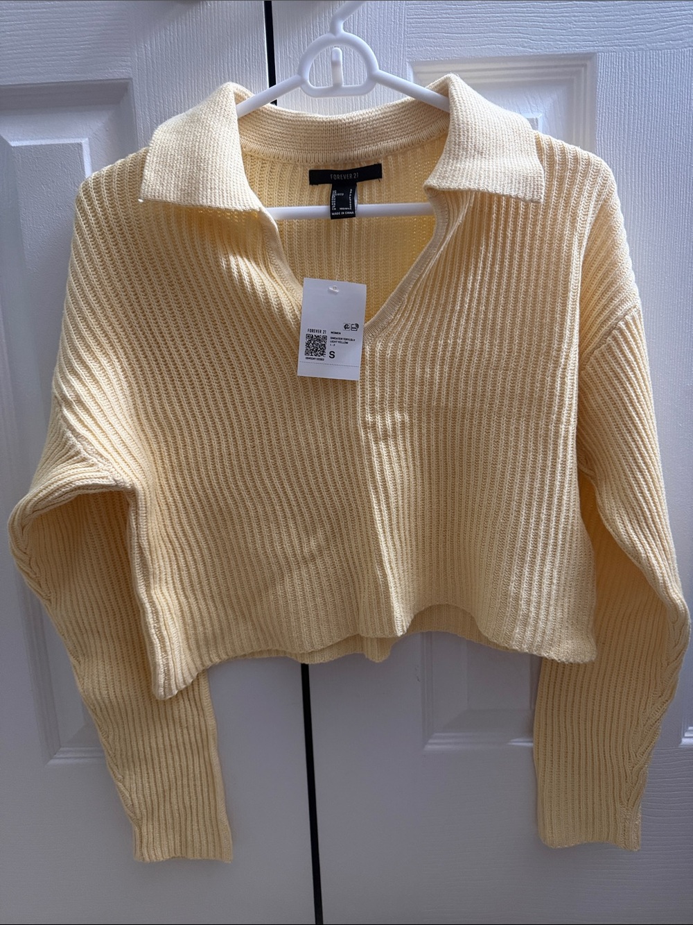 Forever 21 Pale Yellow Ribbed V-Neck Cropped Sweater
